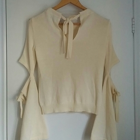 INTERMIX - Brit Slit Sleeve Summer Sweater - Picture 4 of 6